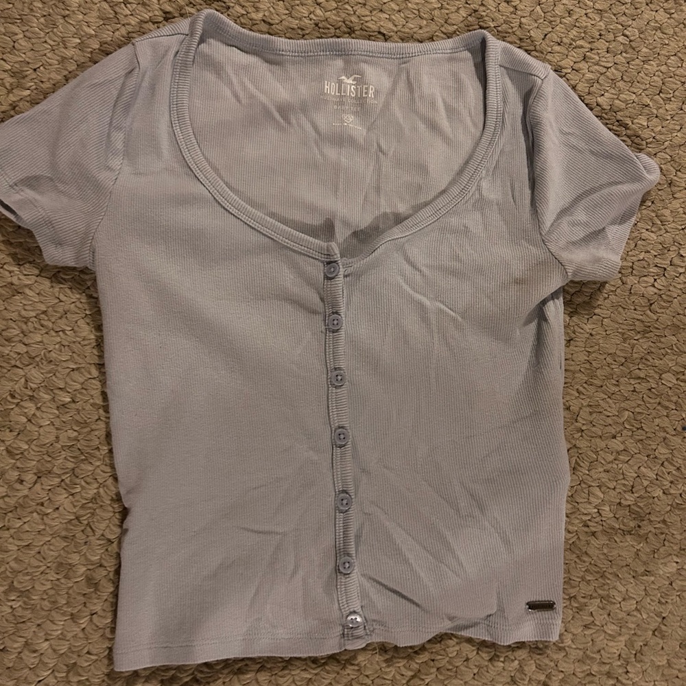 Hollister cropped tee